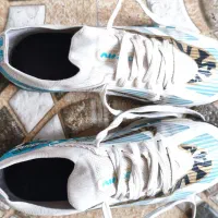 کتونی فوتبال سالنی