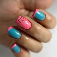 انجام کلیه خدمات ناخن با ۶سال سابقه