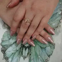 کاشت ناخن کاشت مژه وبقیه خدمات