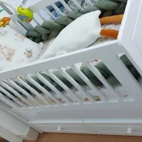 تخت خواب کودک نو با تشک نو مناسب سیسمونی