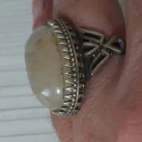 انگشتر نقره با سنگ در مویی طبیعی