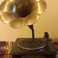 گرامافون رو میزی
