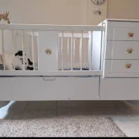 تخت نوزاد نوجوان بسیار تمیز در حد نو