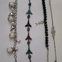 تعدادی اکسسوری و بدلیجات