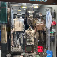 فروشنده پوشاک