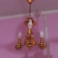 یک عدد لوستر سه شاخه و پنکه