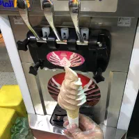 دستگاه بستنی ساز قیفی دیجیتالی|ماشین‌آلات صنعتی|مشهد, احمدآباد|دیوار