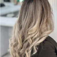 مدل برای رنگ و لایت بمدت یک ماه