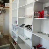 کتابخانه و قفسه