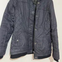 کاپشن|لباس|رشت, گلباغ نماز|دیوار