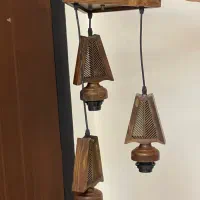 یک عدد لوستر ۳ شعله (چوبی)