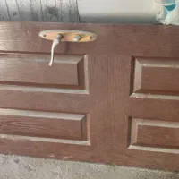 درب چوبی قابل استفاده و سالم