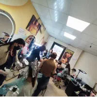 رنگ مو لایت کاشت ترمیم ناخن مژه کراتین سالن زیبایی