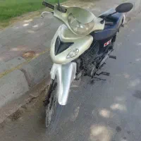 موتورسیکلت لاکی (بی کلاج)