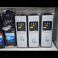 آبسردکن ایستاده. رومیزی / فروشگاه مجلل/