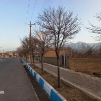 مجاور خیابان اصلی شهر