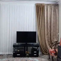 یک عدد میز تلویزیون