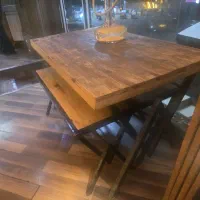 میز و ۲ نیمکت کافه و اشپزخانه