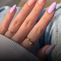 همکار و‌دستیار ارایشگر    و ناخن کار تمام وقت