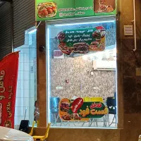 استخدام نیروی آقا در فلافلی و فست فود