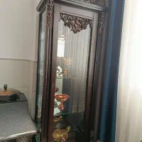 ویترین کار کرده سالم در حد از جنس چوب راش