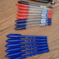 تعدادی خودکار 1mm دونه ای ۲۰ تومن