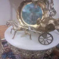 فقط اسب فروشی هست
