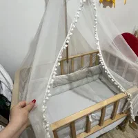 تخت کنار مادر