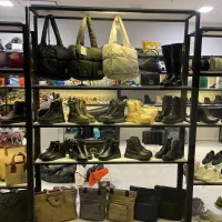 ویترین کیف و کفش