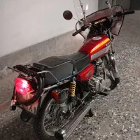 موتور سیکلت هندا کویر قرمز