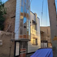 خانه دودطبقه در حصار امام
