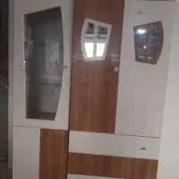 کمد نوجوان و کودک