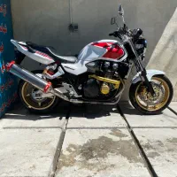 سی بی ۲۰۱۳ سوپر فور