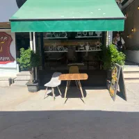 استخدام نیرو برای کافه
