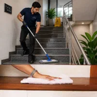 آقا هستم نظافت راهپله پارکینگ ساختمان خونه مغازه