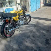 موتورسیکلت همتاز در حد خشگ