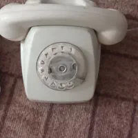تلفن رومیزی قدیمی