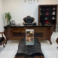مبلمان اداری کلاسیک میز مدیریت پلیش مبل چوبی نیمست