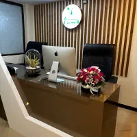 همکاری با اپراتور دستگاه لیزر