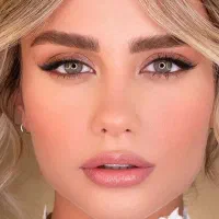 میکاپ فقط ۶۰۰