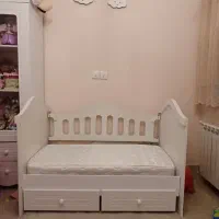 سرویس تخت و کمد و ویترین کودک