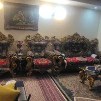 یک سری مبل سلطنتی به همراه میز ناهارخوری ۱۰ نفره