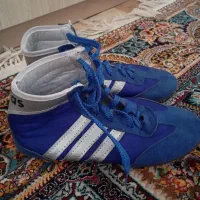 کفش فوتبال چمنی وکفش کشتی|تجهیزات ورزشی|نیشابور, گنبد سبز|دیوار