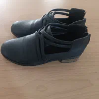 کفش زنانه|کیف، کفش، کمربند|اصفهان, خواجه عمید|دیوار