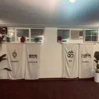 استخدام مربی یوگا و زومبا