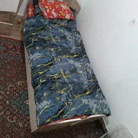تخت تک نفره وکمد mdf باتشک سالم