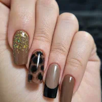 nail artist