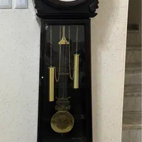 ساعت دیواری ایستاده
