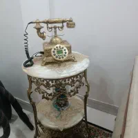میز و تلفن برنز