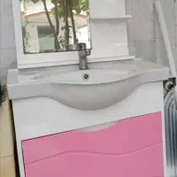 سینک روشویی، کابینت زیرش، شیر، آیینه